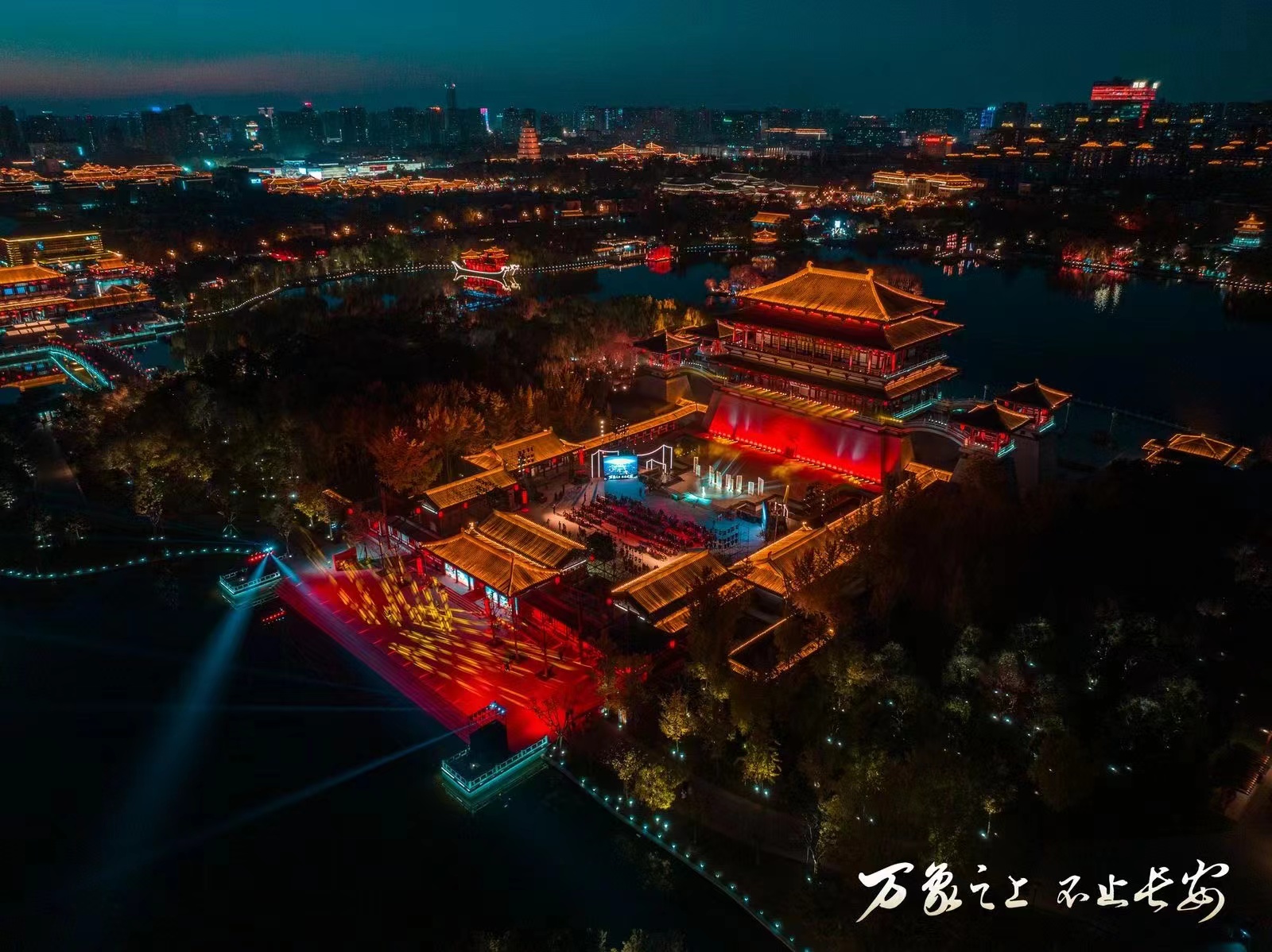 02、曲江园林灯光.jpg