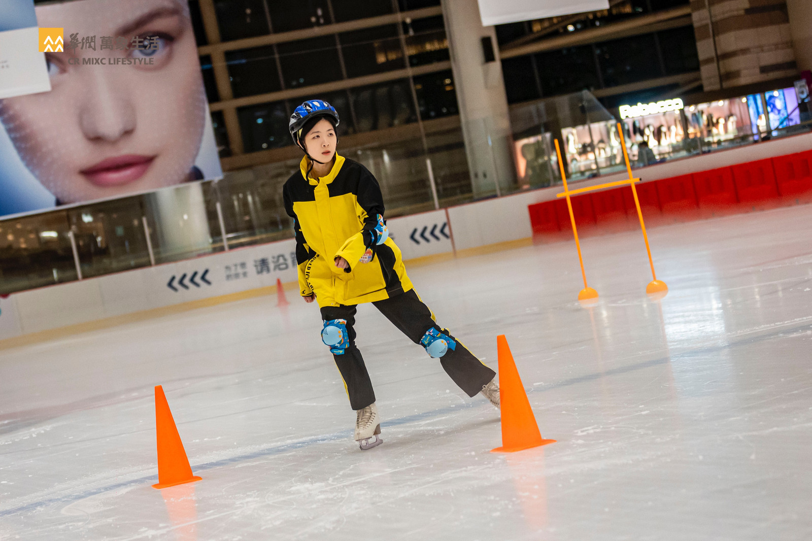 商业冰场赛2.jpg